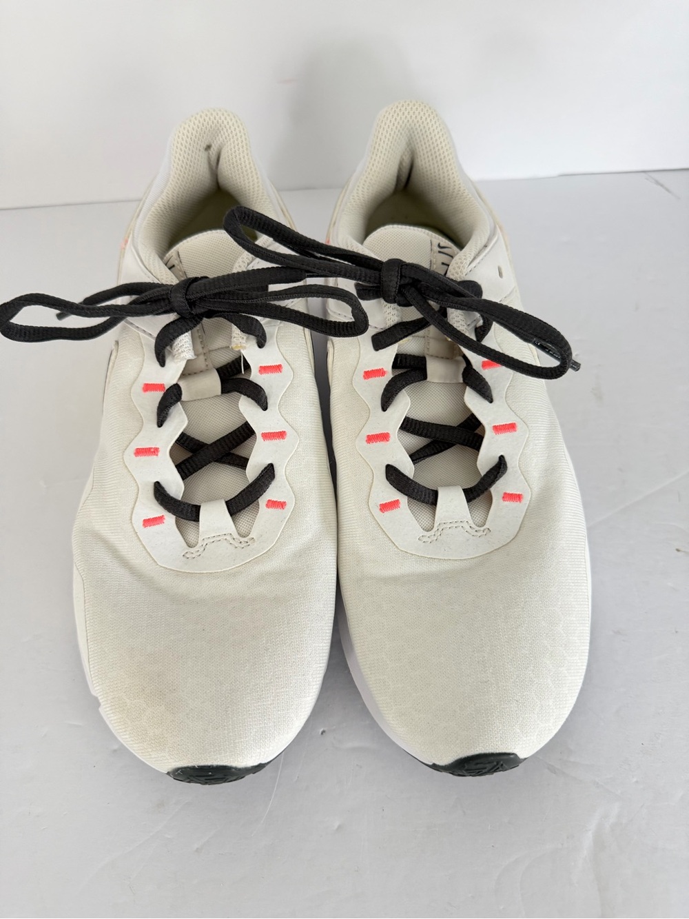 Nike Legend Essential 2 Women's Size 9 White Grey Training Shoes Gym CQ9545-107
